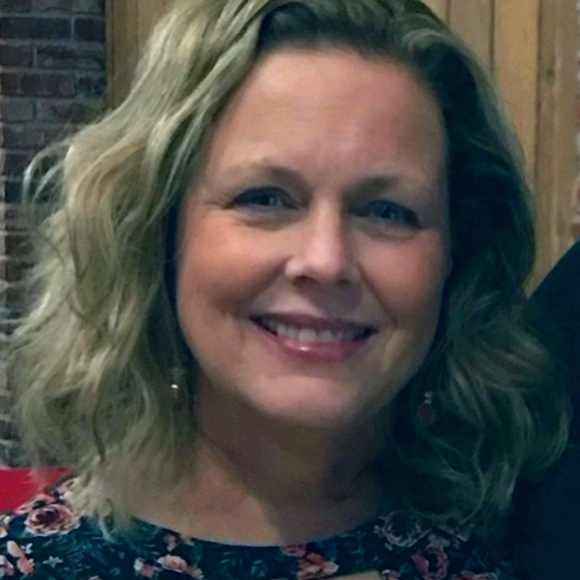 Meet your Posher, Beth - Picture 1 of 1